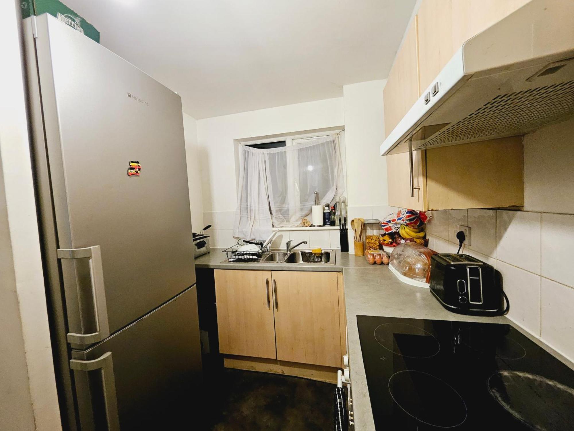 Lovely Fully Furnished One Bed Flat To Let Энфилд Экстерьер фото